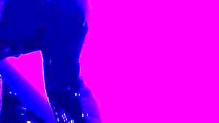 Gimp Cleans Sweaty Feet