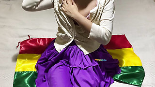CASTING BOLIVIAN CHOLITA 18 YEARS OLD BIG ASS AND WHITE BEAUTIFUL ASS LOOSES UP LOSES HER VIRGINITY