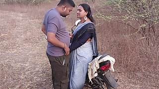 Desi Indian Marathi Kavita Bhabhi Fuck in Doggy Style in Forest