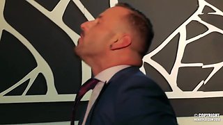 On Show - MENatPLAY