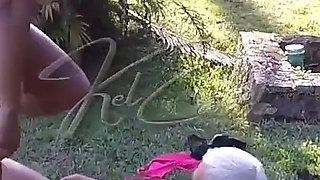Levei Os Dois Safados Para Transar Na Grama Ao Ar Livre