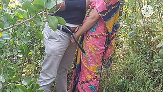 Desi Indian aunty offers her tight behind for a wild anal adventure.
