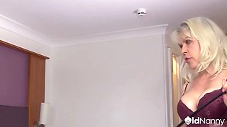 Lady Sextasy Milf With Natural Tits Masturbating - AGEDLOVE