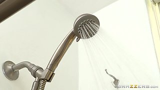 Extra Amenities With Sean Lawless, Lela Star - Brazzers