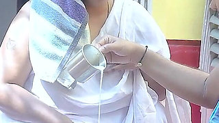 Desi Indian Milk Man Fucks Bhabhi Ji After Seeing Her Huge Milky Boobs