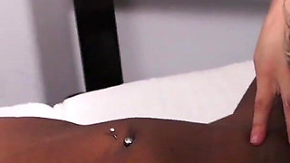 Ebony skin knows how to attract the attention of the blonde to fuck her
