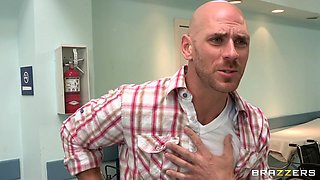 Urgenzze!!! With Johnny Sins, Liza Del Sierra - Brazzers