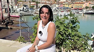 Ashley goes exploring with Marie... - Jacquie et Michel TV