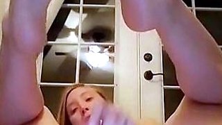 amateur vip ass masturbating on live webcam
