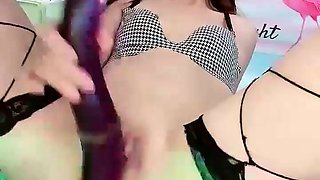 Sexy asian toys her pussy and ass on webcam
