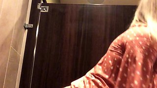 Hot amateur blonde pregnant toying her pussy solo