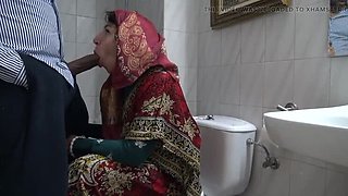 Kurdish Granny Blowjob: Mature MILF Sucks African Immigrant's Cock Till Cum in Mouth