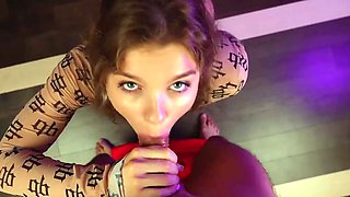 Renata Fox blows her boss for a super-fucking-hot