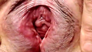 Closeup Pussyhole Big Labia Lips Clit