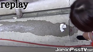 Hairy Pussy Asian Babes Close Up Pissing