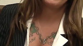 Bella Brookes gets her pussy masturbated and does perfect blowjob