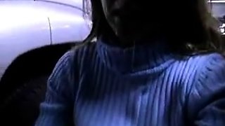 Una Mamada En El Aparcamiento Semen En Sus Ojos