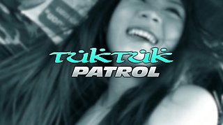 Teen Fucked And Cum Facial Highlight Debut Porno At Tuktuk Patrol