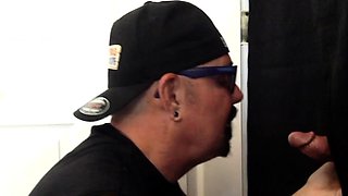 Gloryhole mature guest gives deepthroat