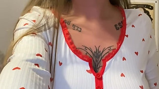 Tattooed goth student fingers deep moaning while she fuck herself raw on cam