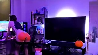 Cute amateur webcam teen girl toying pussy on webcam