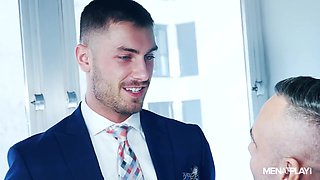 Kissing The Boss - MENatPLAY