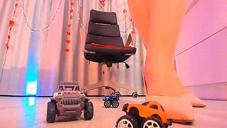 Let's Play Cars, Do You Like to Play Giants?