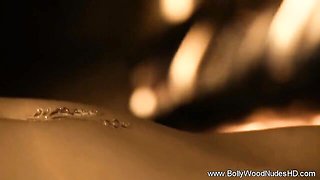 Wench's romantic clip