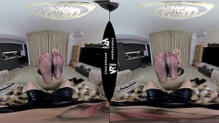 Servant 101 Episode 2 Pantyhose Sniffing - VRVids