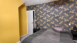 Margot, 25, a bakery saleswoman! - Jacquie et Michel TV