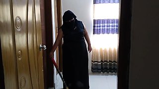 Hijab Hookup Air B Nb Home Rent & Gets Free Big Teen Muslim Maid in Saudi Arabia