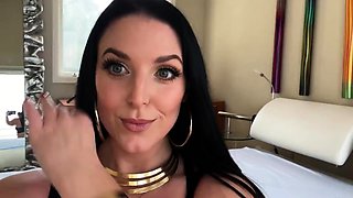 Close up MILF masturbation