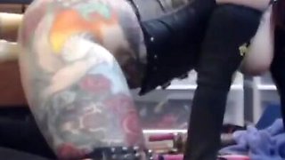 Wow! Tattoed girl double penetration machine fuck
