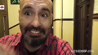 Watch dainty Roma Amor's smut