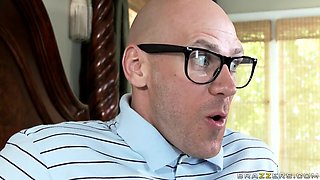 A Big Big Favor For A Nice Nice Neighbor With Johnny Sins, Joslyn James - Brazzers