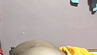 Desi Bhabhi Gave a Handjob and Then Got Her Ass Fucked