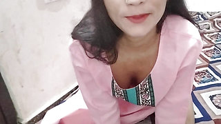 Bhabhi ka big boobs daba daba kar pela