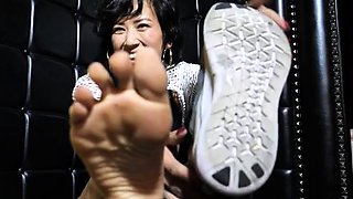 Mistress Lucy Khan - The perfect sweaty stinky sneaker feet