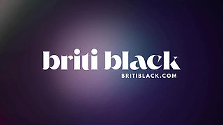 Briti Black Clit Toy Control