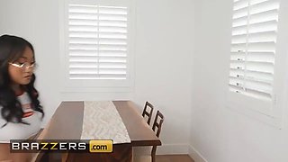 Mars selene doesn't want to lose her bf so she challenge with megan maiden on his dick - brazzers