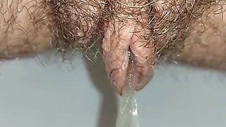 Housewife Pissing