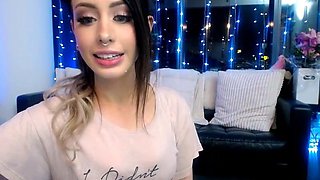 Webcam fun mature brunette with toys cum on cam