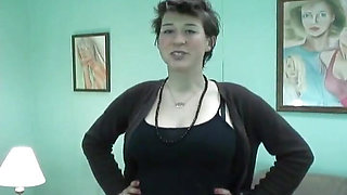 Amateur casting with brunette