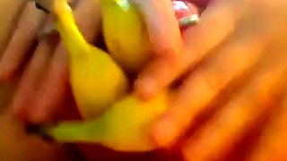Extreme Pussy Pumping: Banana Fist on Webcam