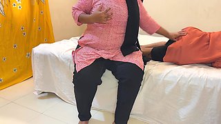 Teen 18yo Wearing Glasses Hot Stepmom in Stepson's Bed at Midnight Cheating on Husband!