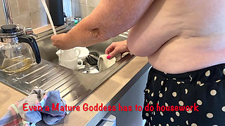 Mrs Mature Feet trying to do Housework