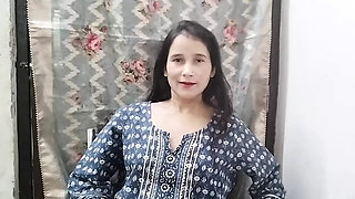 Desi aunty ko saman dene ke bahane pel diya