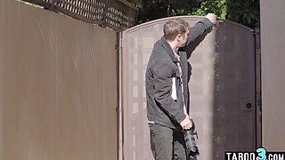 PI gathers evidence in a housewifes pussy