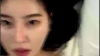 Korean beauty masturbates