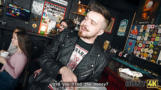 HUNT4K. Eat my pussy instead of strawberry cheesecake